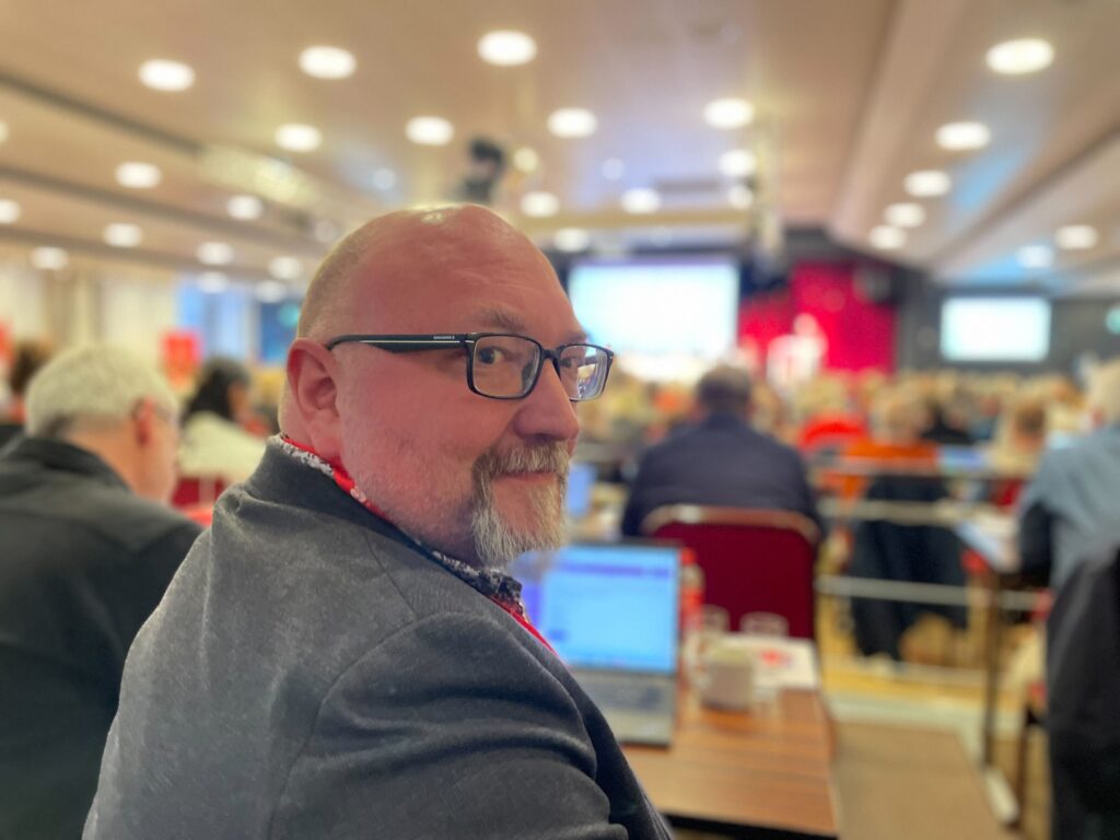 Mikael Andersson är ombudsman IF Metall och var med och skrev motionen från S i Helsingborg.