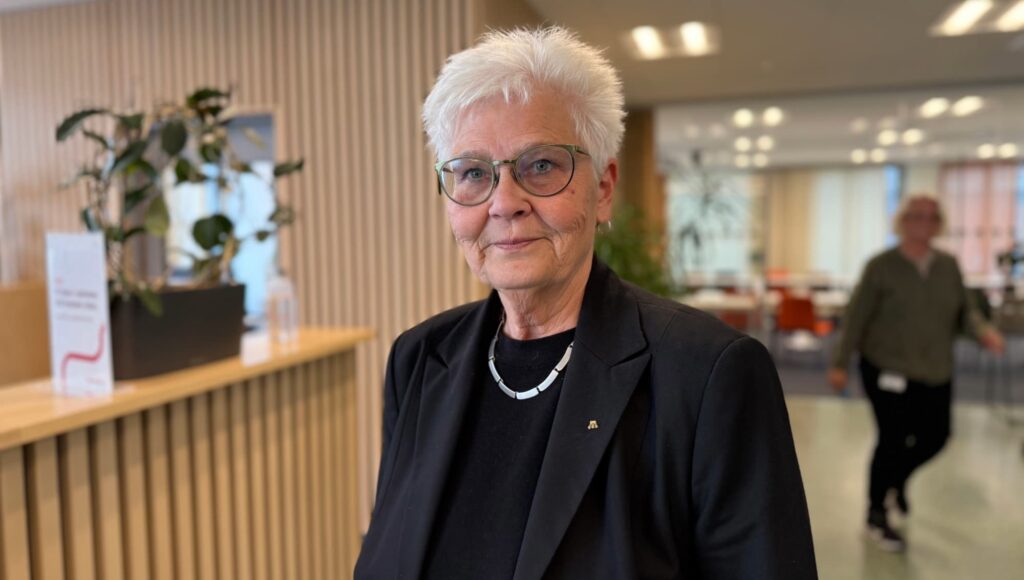 Kvinna med glasögon