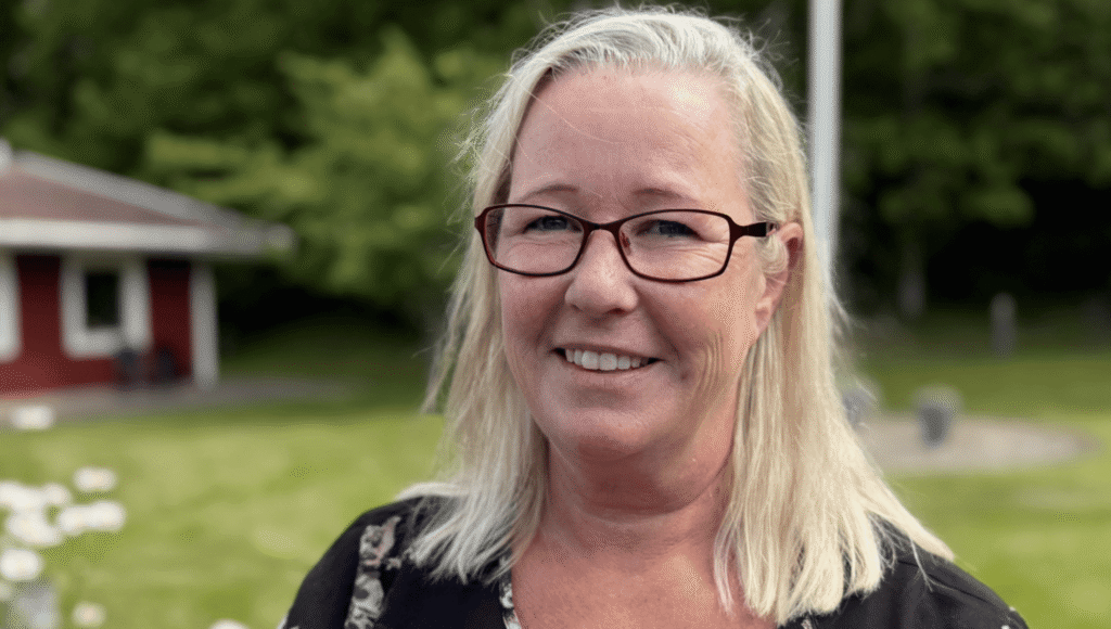 Kvinna med glasögon