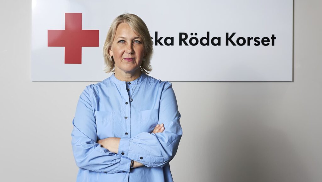 Kvinna på röda korset