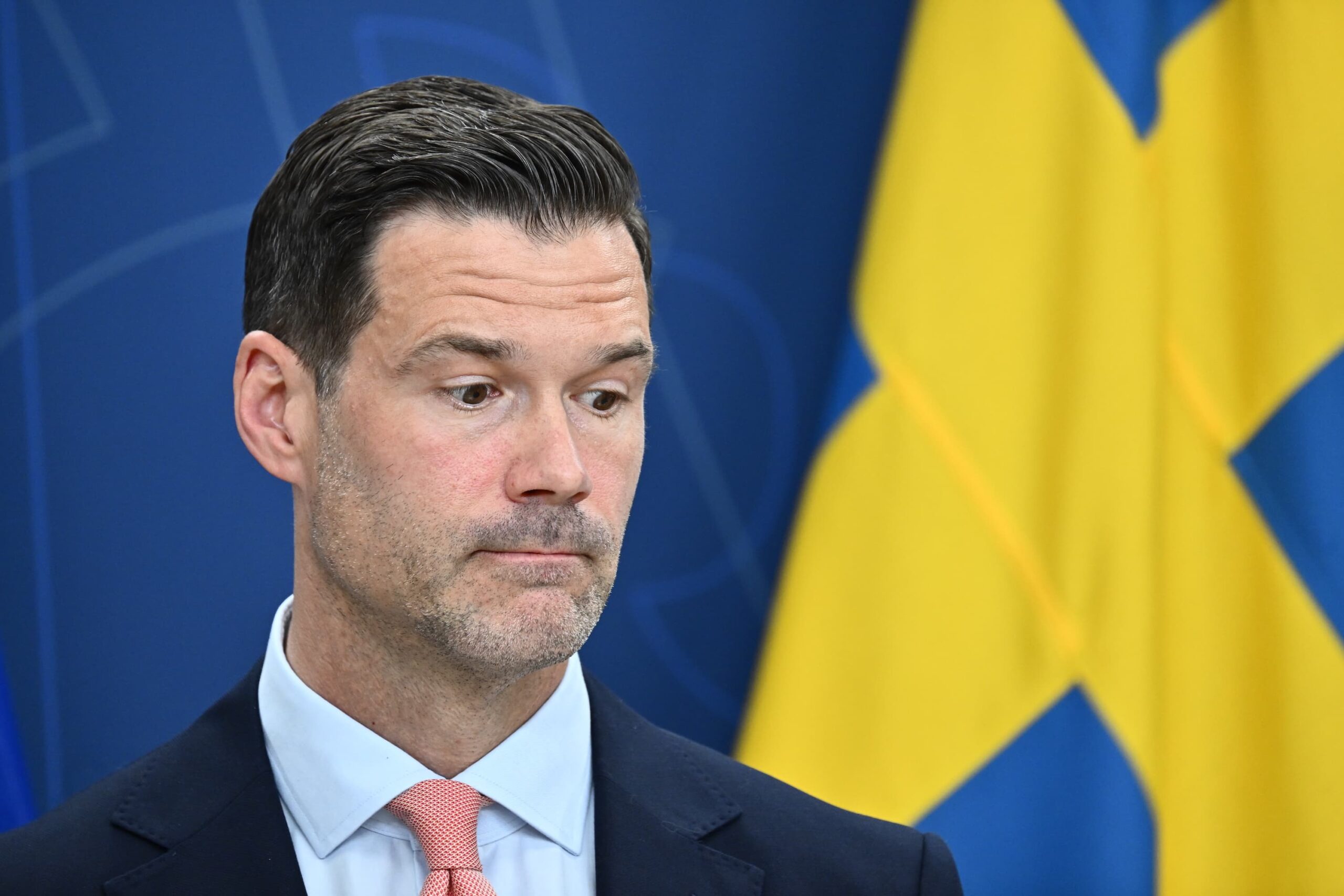 Regeringen och SD höjer lönekravet för arbetskraftsinvandrare