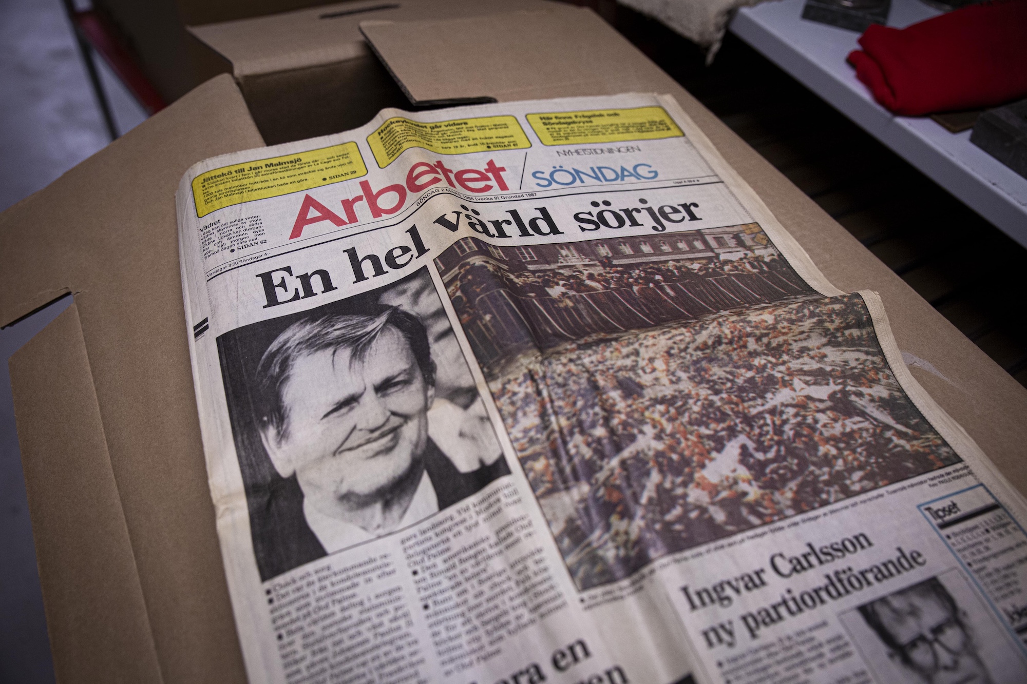 Första sidan på tidningen Arbetet efter att Olof Palme mördats.
