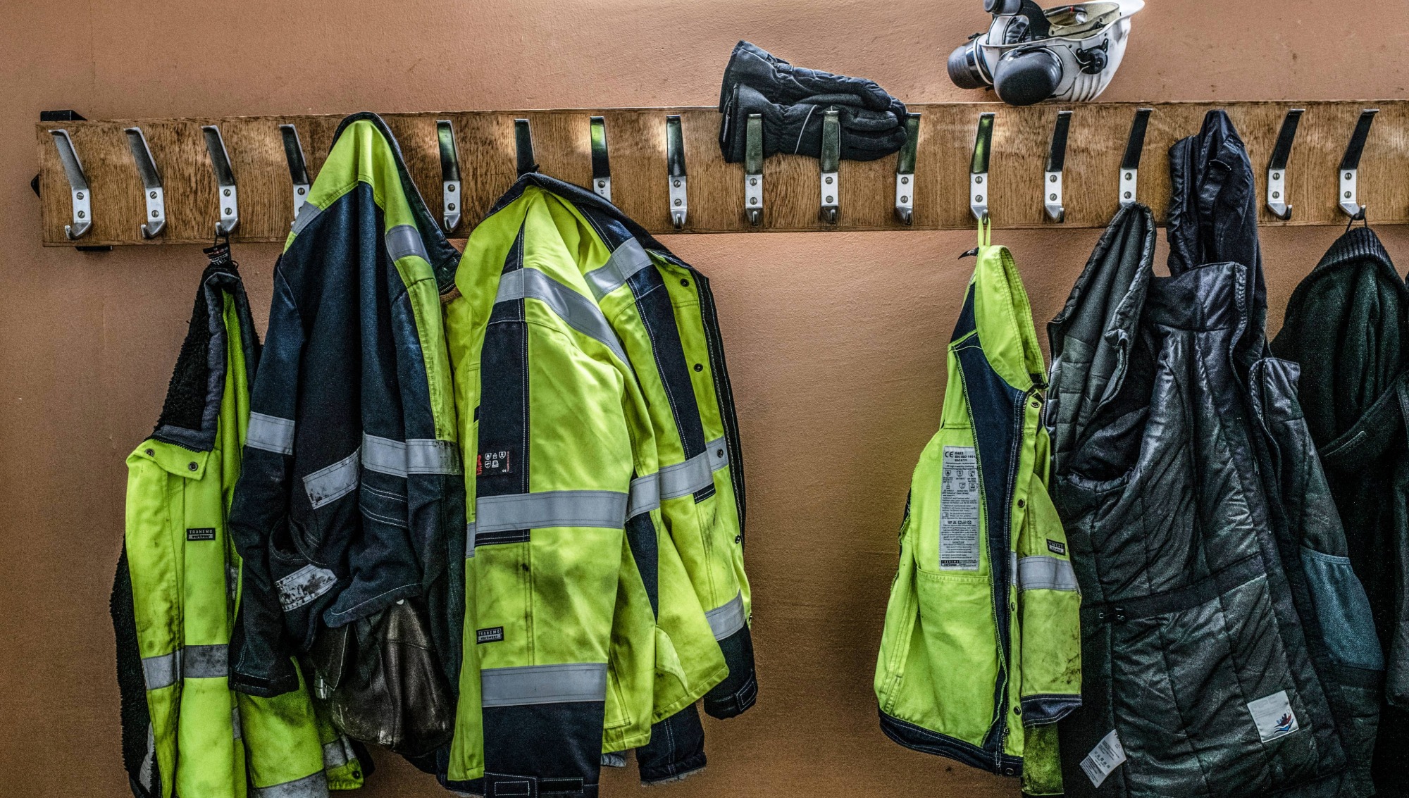 Högsta löneklyftan på 75 år mellan makteliten och arbetare