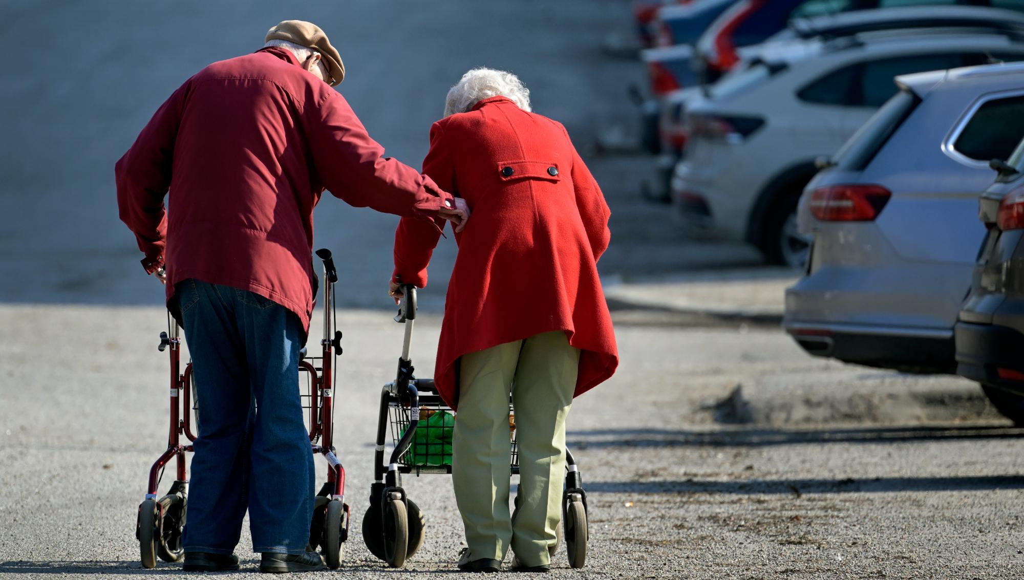 Gapet i medellivslängd mellan könen fortsätter att minska